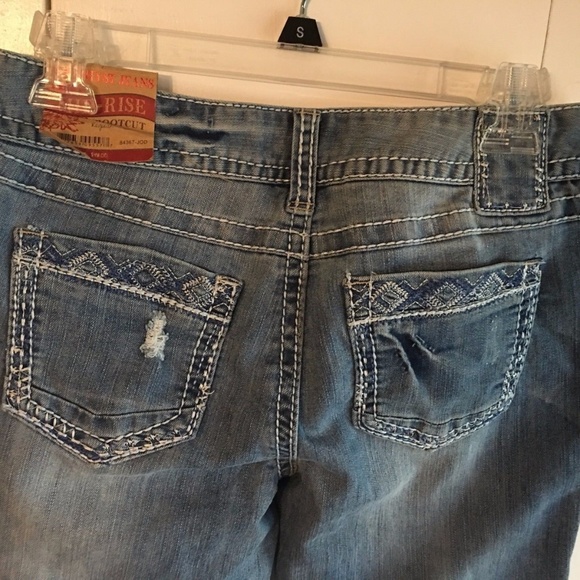 NWT AMETHYST Ripped Distressed Jeans Mid Rise Boot - Picture 3 of 8